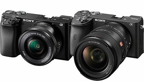 Sony A6100 (links) mit SEL-1650 und Sony A6600 mit dem Objektiv SEL-18135