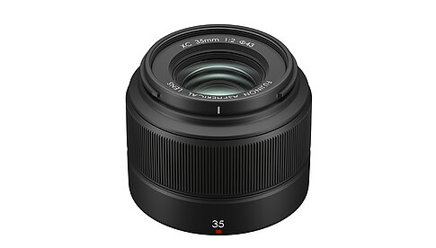 Leicht und kompakt: Fujinon XC 35mm F2