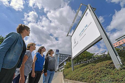 Zeiss und die Stadt Jena feiern den 200. Geburtstag von Carl Zeiss.