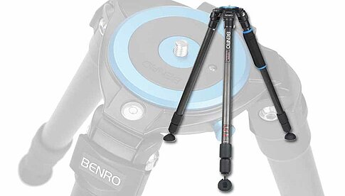 Das mit drei oder vier Beinsegmenten erhältiche „Benro Combination Serie 3“ nutzt Karbonfaser als Basismaterial. Es ist für schwere Kameraausrüstungen geeignet.