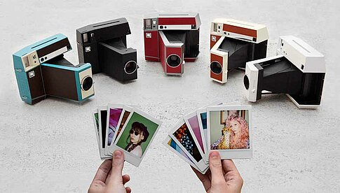 Lomo’Instant Square: Dank Zusatzrückteil kann sie neben den neuen „instax square"-Filmen auch das „instax mini“-Format nutzen.