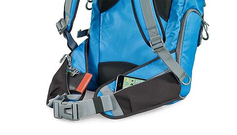 Für Wertsachen oder das Smartphone bietet der Cullmann Ultralight 2in1 DayPack 600+ Zusatztaschen am Hüftgurt.