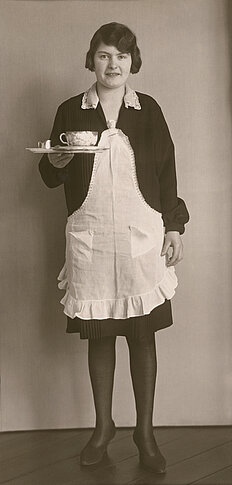 August Sander: Kaffeehausmädchen