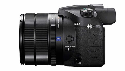 Sony RX10 IV: Mit Brennweiten zwischen 24 und 600 Millimetern (KB-Entsprechung) bietet das Objektiv 25-fachen Zoomfaktor.