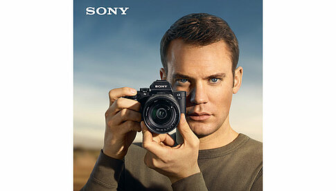 Manuel Neuer wirbt 2018 für die Sony A7.