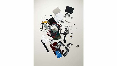 Todd McLellan „Apart - Mobile Phone“