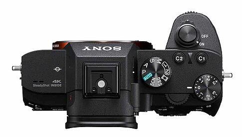 Sony A7 III: Als spiegellose Systemkamera ist die Sony konzeptbedingt sehr schlank