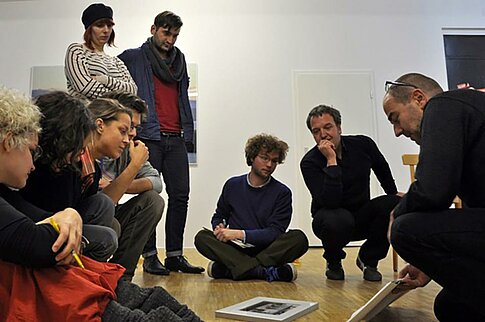 FOTO: Im Atelier von Jörg Sasse. Berlin, 2011. Foto: Luzi Groß 