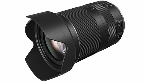 Das Canon RF 24-240mm F4-6.3 IS USM wird inklusive Streulichtblende geliefert.