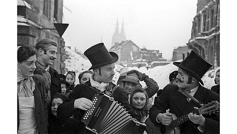 Die Fotos von Walter Dick zeigen den Karneval in der Nachkriegszeit.