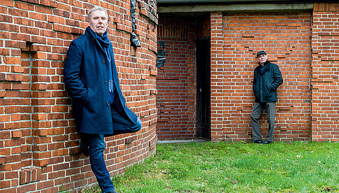 Festivaldirektor Jürgen Strasser (links) und der künstlerische Leiter Rüdiger Lubricht (rechts) der neuen RAW 2020 – Phototriennale Worpswede. (Foto: Maximilian von Lachner)