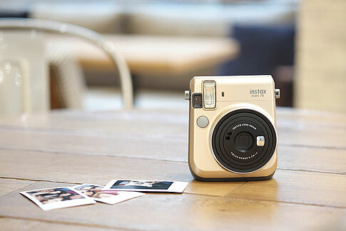 Fujifilm instax mini 70 jetzt auch in Gold und Rot