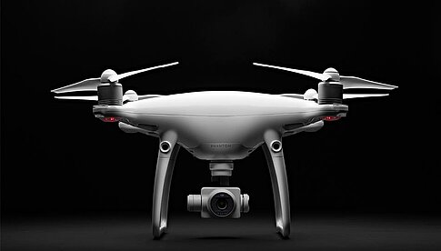 DJI Phantom 4 Pro: Hochwertige Kamera mit Ein-Zoll-Sensor für Videos in 4K und Fotos mit 20 MP